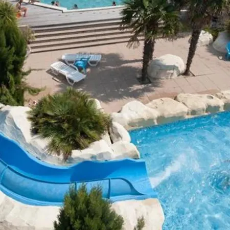 Camping Mobil-home 3 Chambres, Animaux Acceptes - 6 Pers. - Api-1-52-2544
